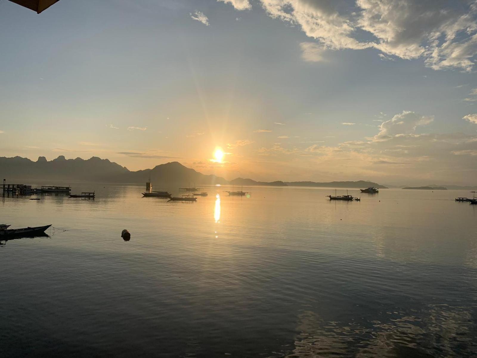 Ora Komodo Home Stay Esterno foto