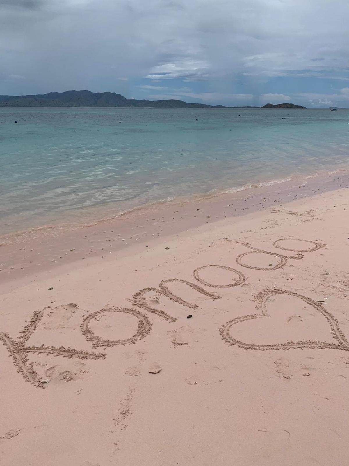 Ora Komodo Home Stay Esterno foto