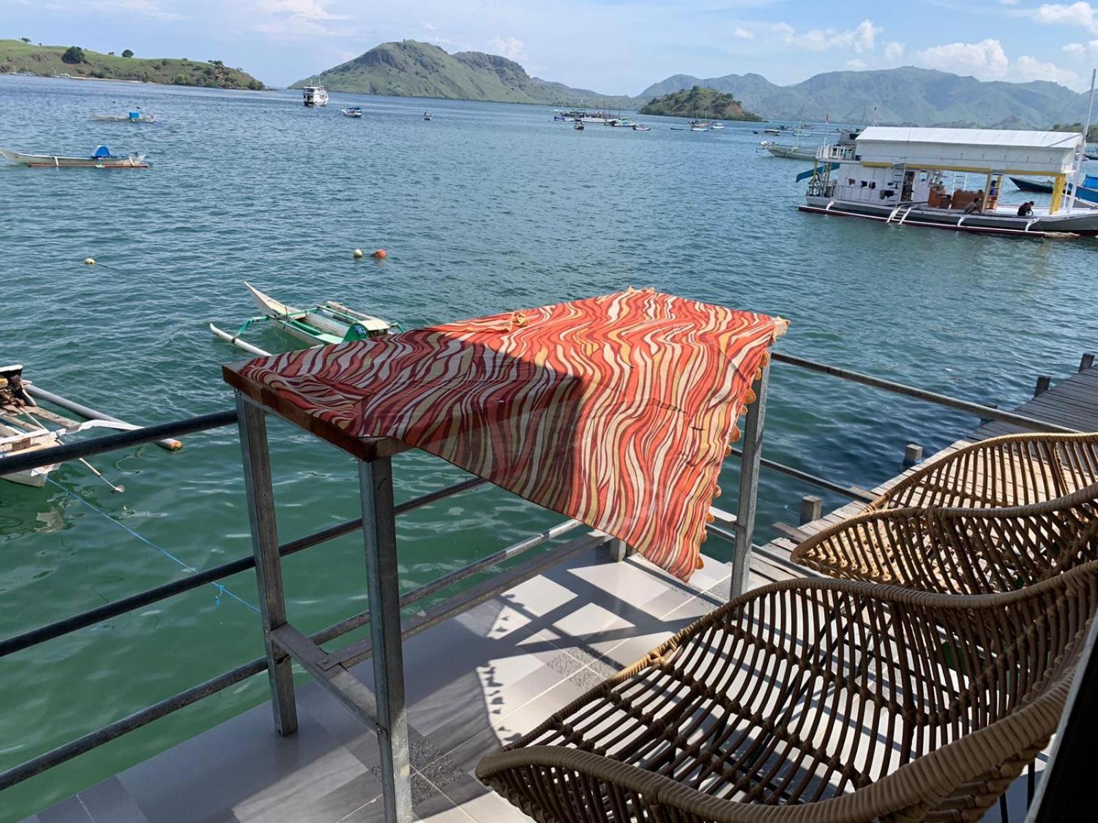 Ora Komodo Home Stay Esterno foto