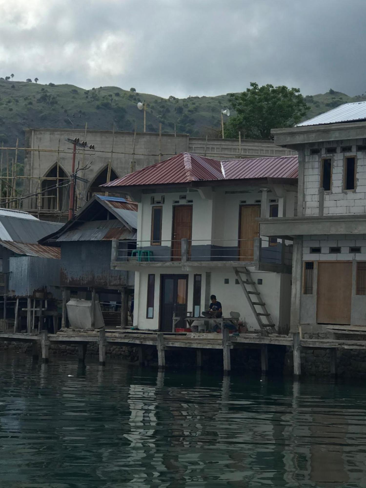 Ora Komodo Home Stay Esterno foto